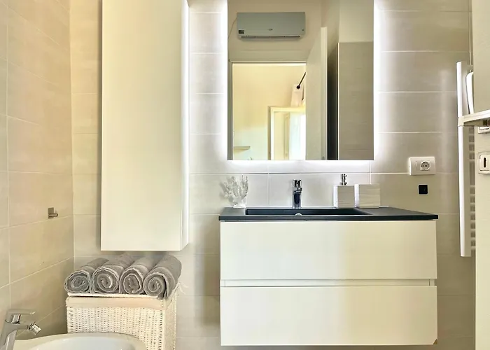 L' Oasi Di - Modern With Pool&parking Apartment *